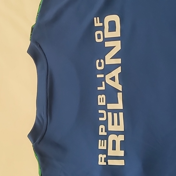 REPUBLIC OF IRELAND SOCCER KIT (2022/2023) XXL SHIRT & LARGE/XL FIT SHORTS - Picture 11 of 12